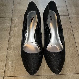 Fiona Size 11 Glitter Black Pump